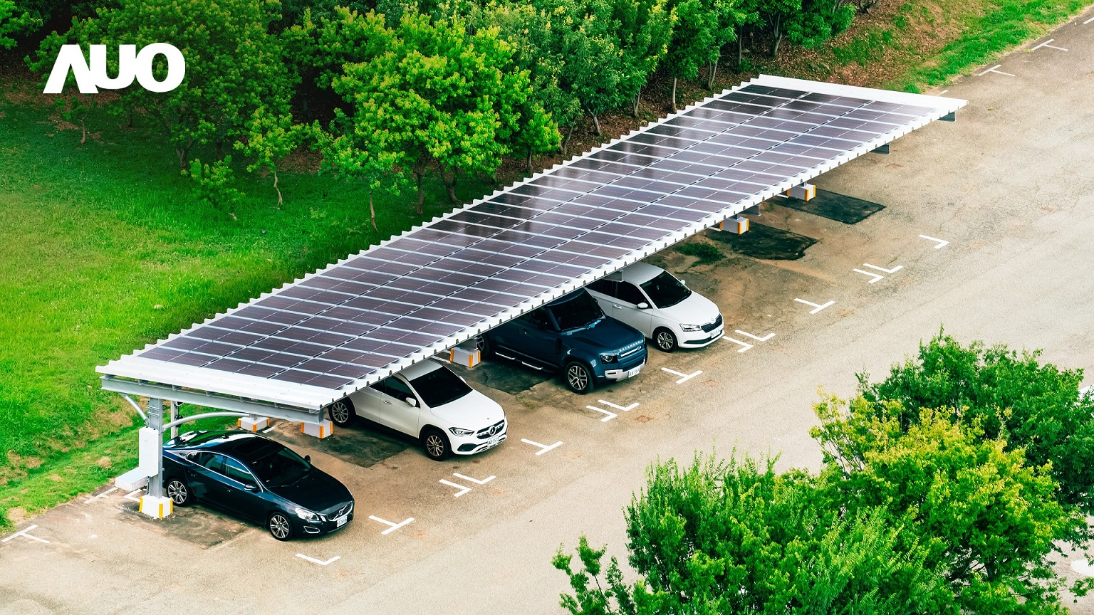 88BIFASunSteel光電整合型浪板具備快速安裝、輕量化優勢，可提升15%發電效能，通過國際IEC與國內VPC認證安全、防漏、耐候標準