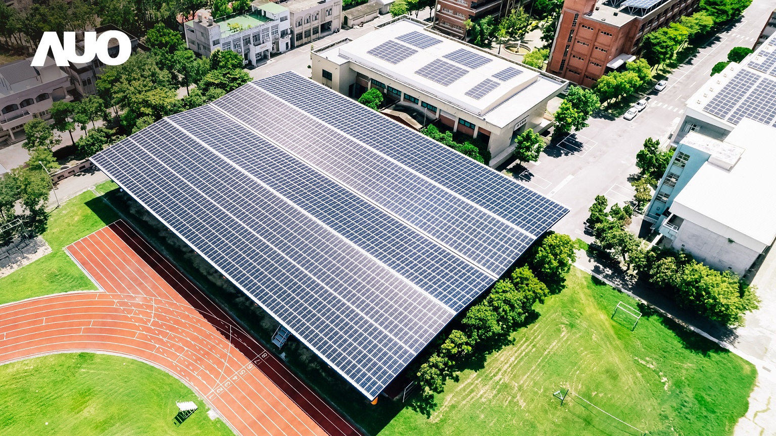 88BIFASunSteel光電整合型浪板具備快速安裝、輕量化優勢，可提升15%發電效能，通過國際IEC與國內VPC認證安全、防漏、耐候標準